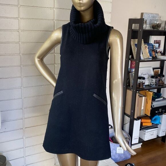 Theory size 2 wool, fully lined, ribbed turtleneck, sleeveless leather trim - Picture 2 of 13